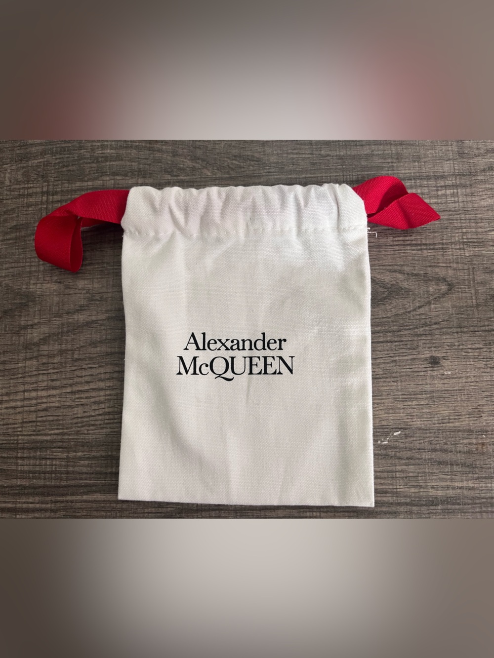 Alexander McQUEEN White Drawstring Dust Bag with Red Ribbon